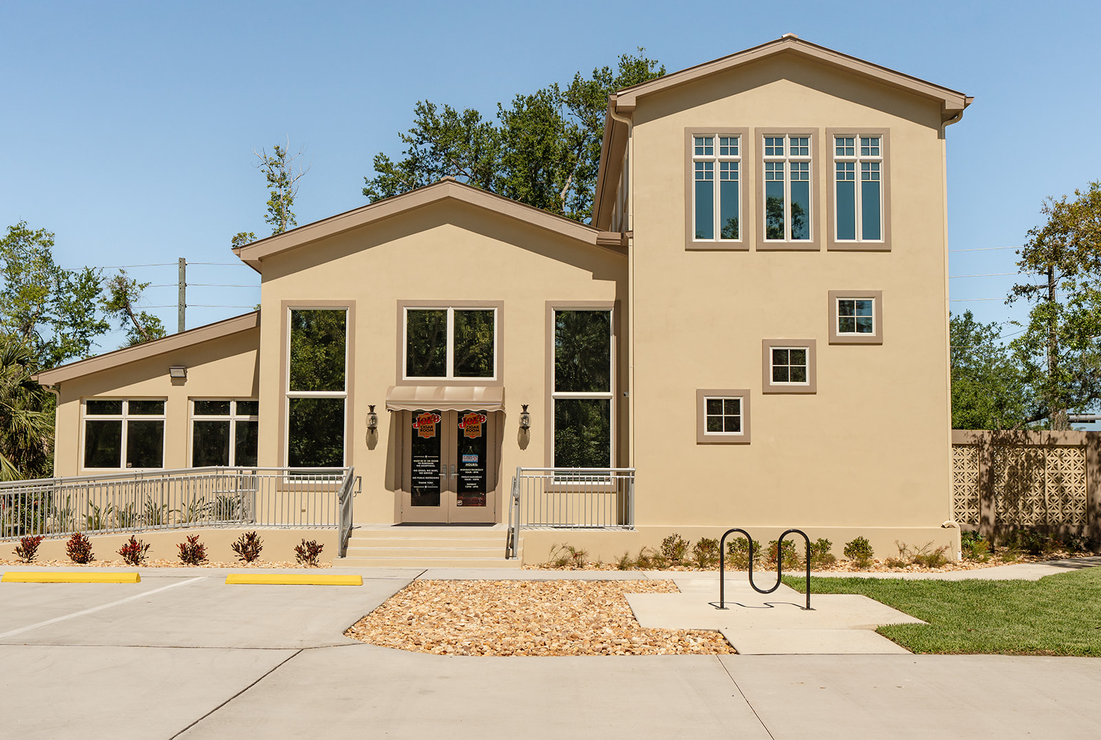 Joe's Cigar Room in New Smyrna Beach - Joe's Cigar Room