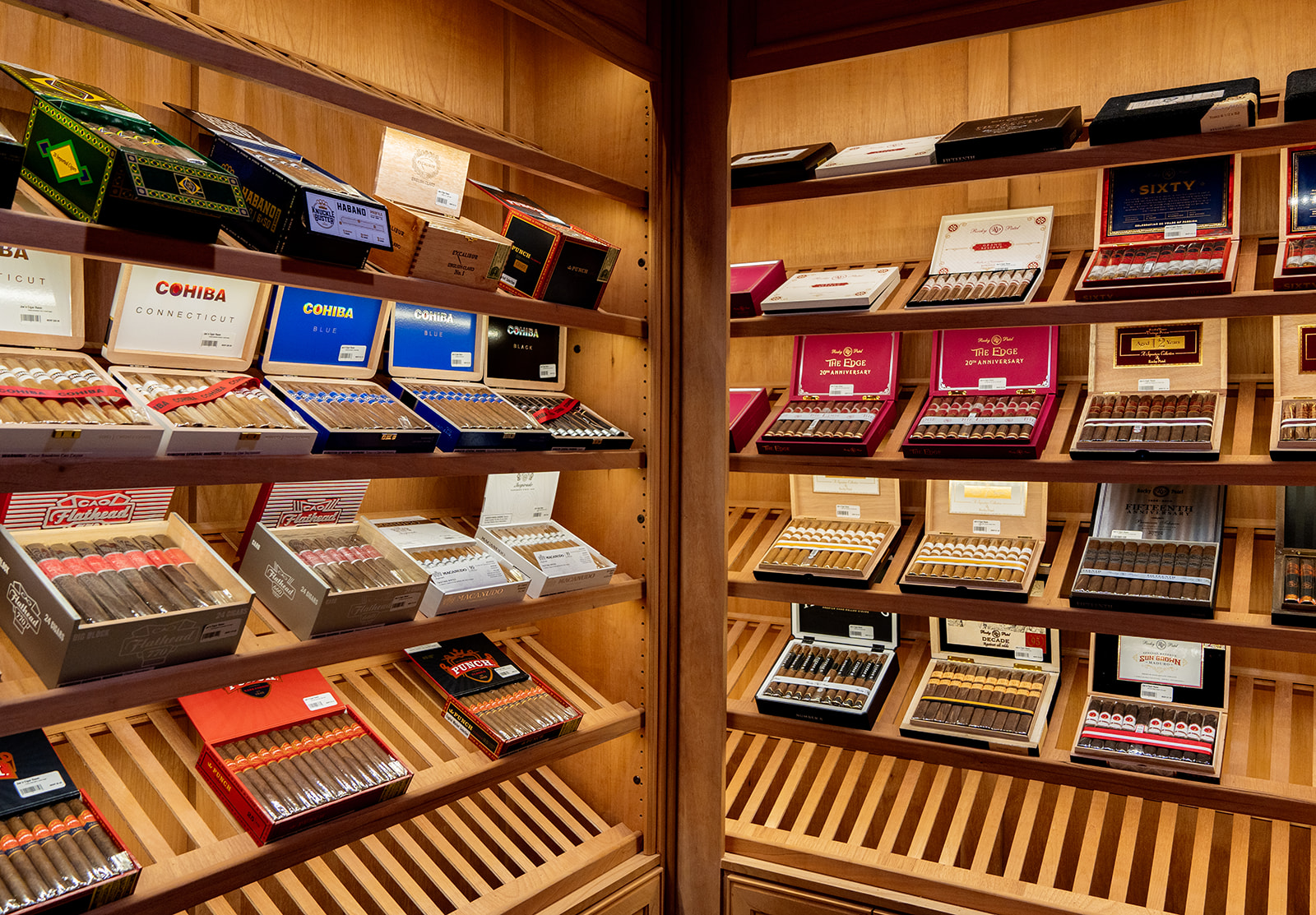 Joe's Cigar Room in New Smyrna Beach - Joe's Cigar Room